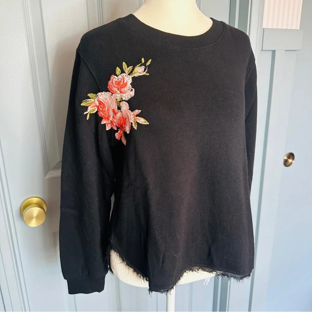 NEW Ella Moss Floral Stitch Lace Black Crew Neck Sweatshirt - Picture 4 of 9